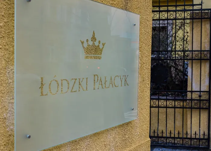 Łódzki Pałacyk - Pokoje hostelowe